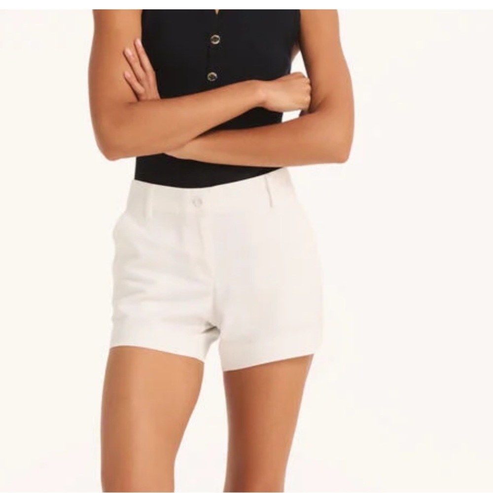 Nautica 4” flat front short, size 8, white